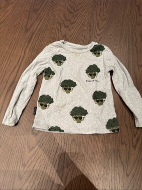 Kids' Gray Long-Sleeve Tee with Green Broccoli Print